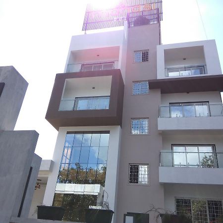 Manasi Inn Satara Dış mekan fotoğraf