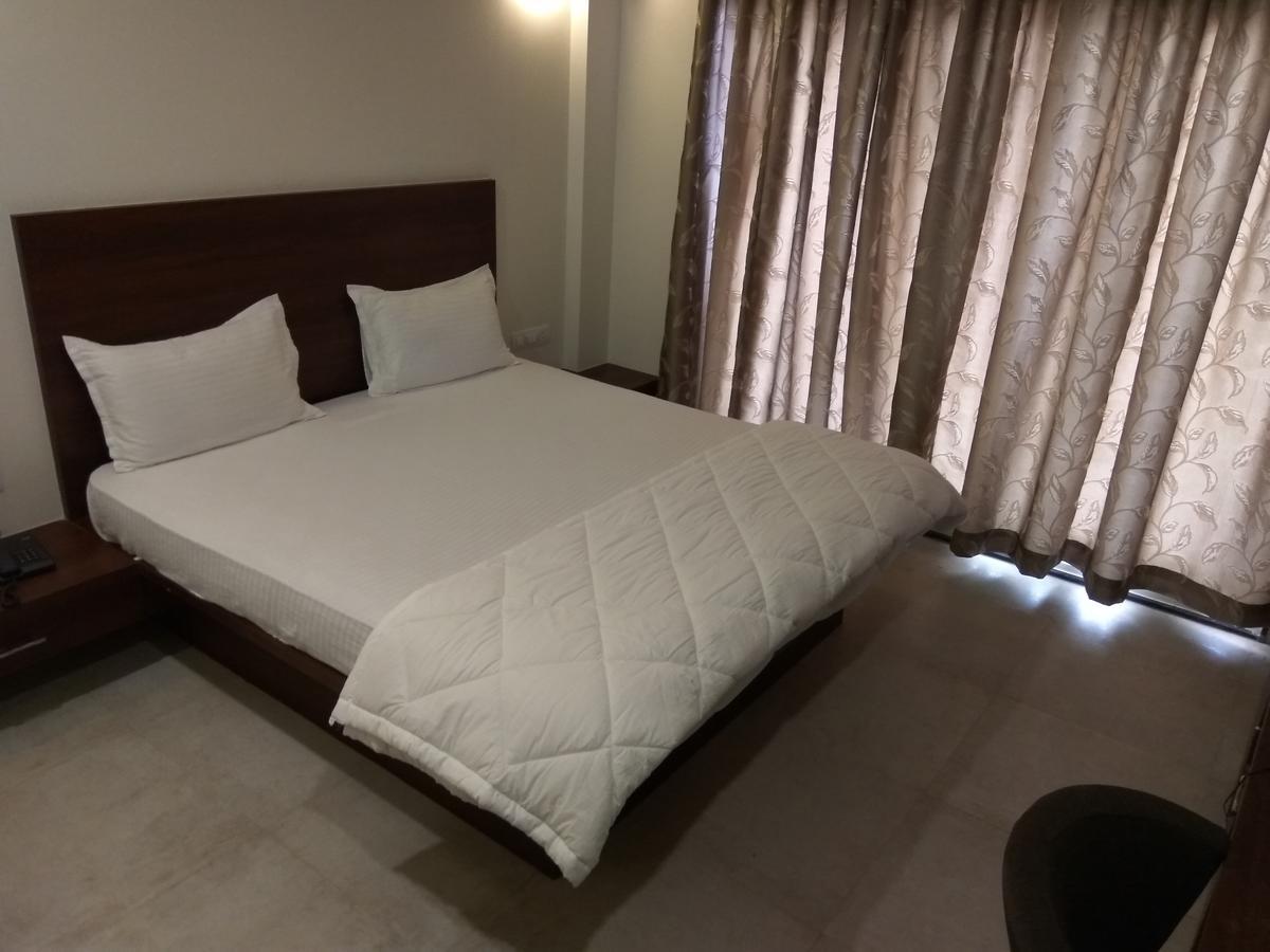 Manasi Inn Satara Dış mekan fotoğraf