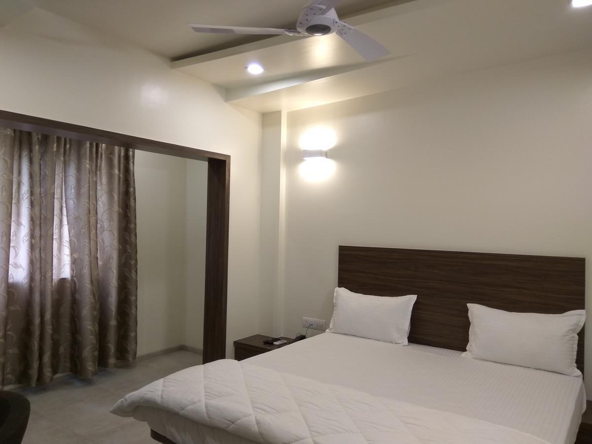 Manasi Inn Satara Dış mekan fotoğraf