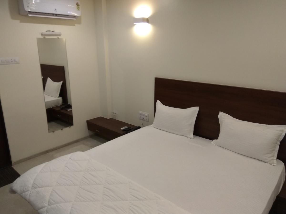 Manasi Inn Satara Dış mekan fotoğraf