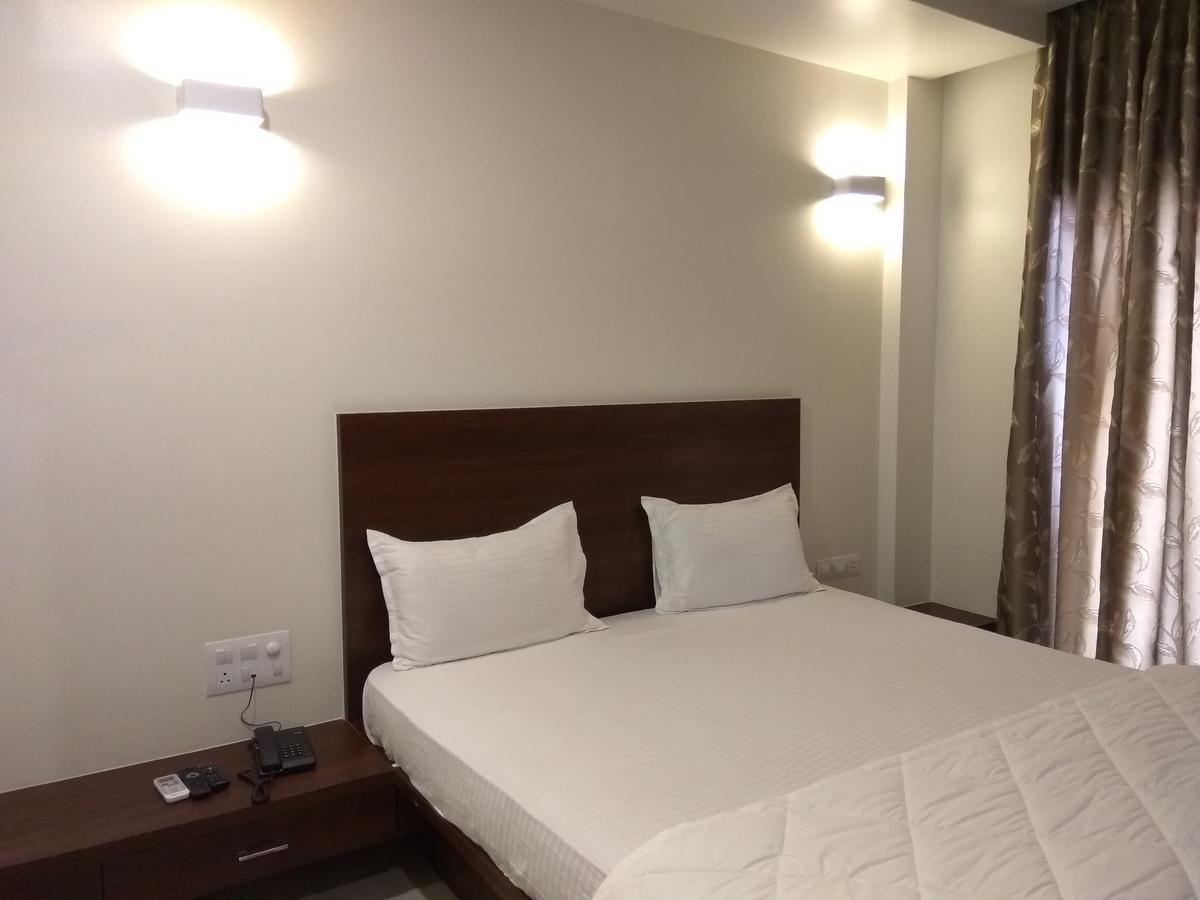 Manasi Inn Satara Dış mekan fotoğraf