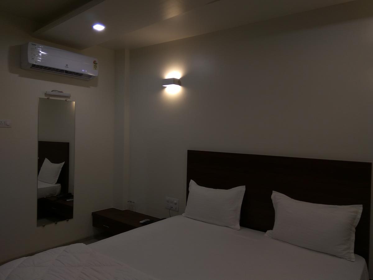 Manasi Inn Satara Dış mekan fotoğraf