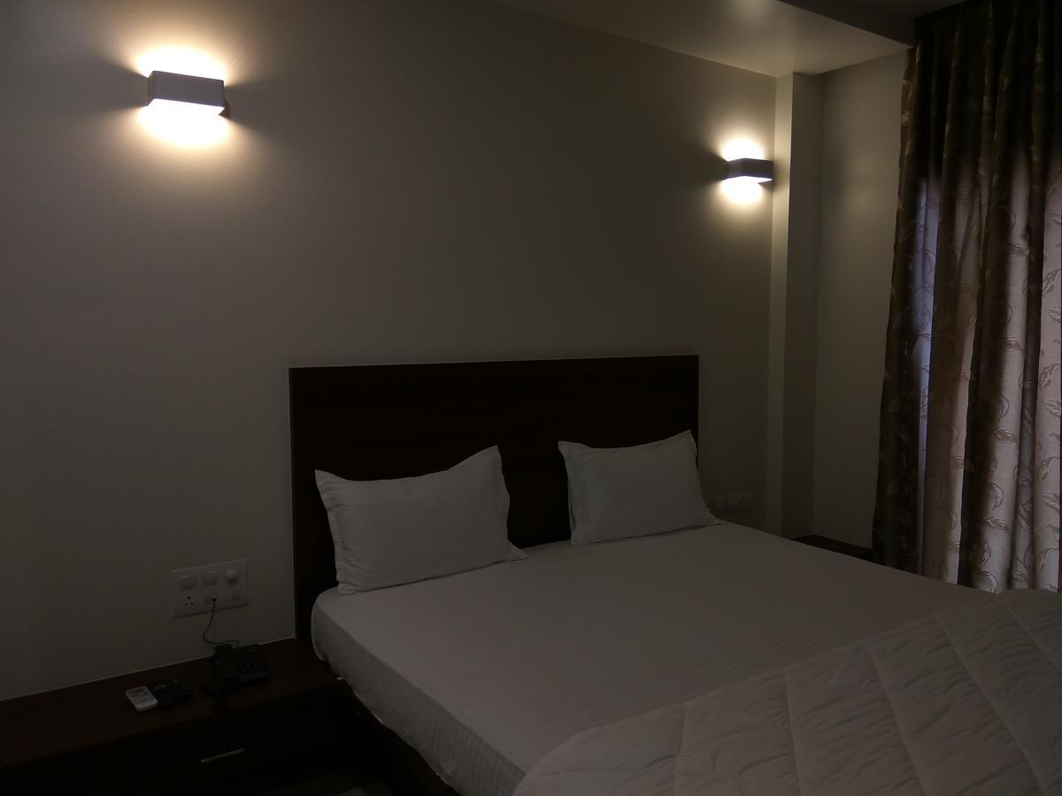 Manasi Inn Satara Dış mekan fotoğraf